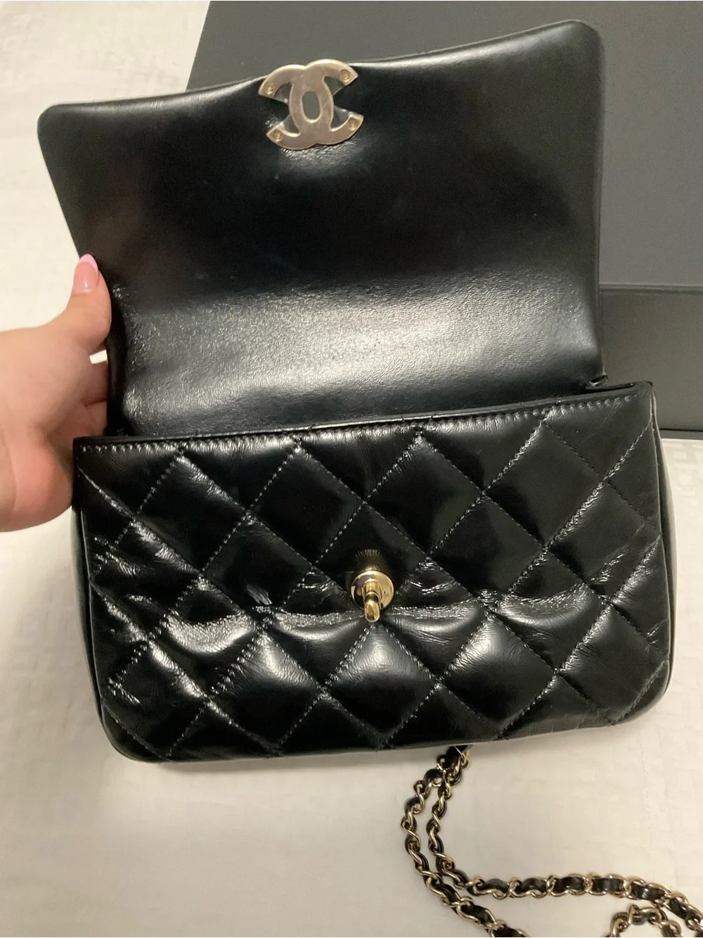 CHANEL Shiny Lambskin Quilted Flap Bag Black preloved